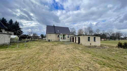 Grundstück mit Haus - 5 Zimmer Einfamilienhaus in Neukirch