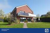 Gartenansicht - Kernsaniertes 3-Parteienhaus mit Ausbaureserve, Garten & Wärmepump