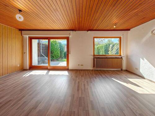 Wohnzimmer - Reihenmittelhaus mit 94,30 m² in Pfullingen zum Kaufen