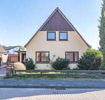 Geräumiges Zweifamilienhaus in familienfreundlicher Lage! - Stade