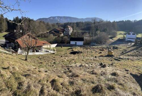 Blick auf den Hochries - Reihenendhaus mit 117,00 m&sup2; in Achenmühle Gemeinde Rohrdorf zum Kaufen