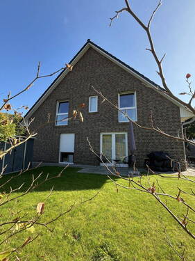 Seitenansicht - 4 Zimmer Doppelhaushälfte in Wentorf