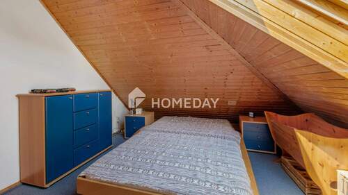 1. OG Schlafzimmer 2 - 