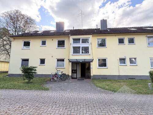 Hausansicht - 5 Zimmer Etagenwohnung zum Kaufen in Pinneberg
