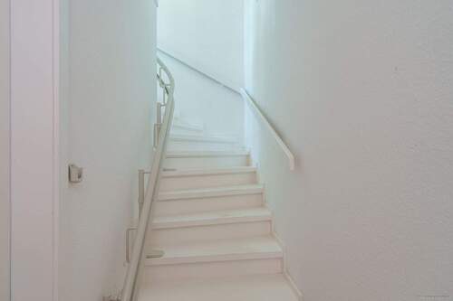 Treppe ins Untergeschoss - 
