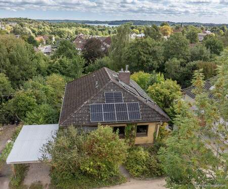Blick zum Haus - Gepflegtes Einfamilienhaus in zentrumsnaher Lage
