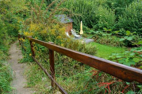 Weg in den Garten von der Terrasse - 