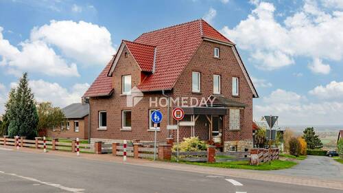 Außenansicht 2 - Charmantes Zweifamilienhaus mit Garten, Garagen in Obernkirchen