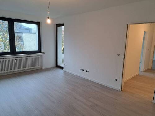 Wohnzimmer - 2 Zimmer Etagenwohnung in Düsseldorf