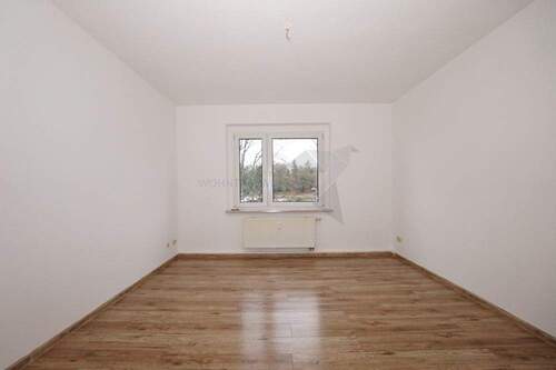 Wohnzimmer - 3 Zimmer Etagenwohnung in Zwickau