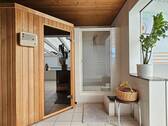 Wellnessbereich mit Sauna - 