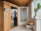 Wellnessbereich mit Sauna - 