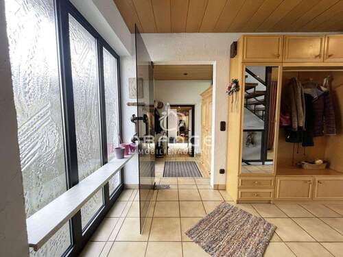 Folgen Sie mir bitte in den Wohnbereich... - 