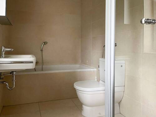Badezimmer - Doppelhaushälfte mit 158,50 m&sup2; in München zur Miete