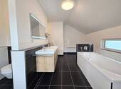 Masterbad mit Doppelwaschbecken - 