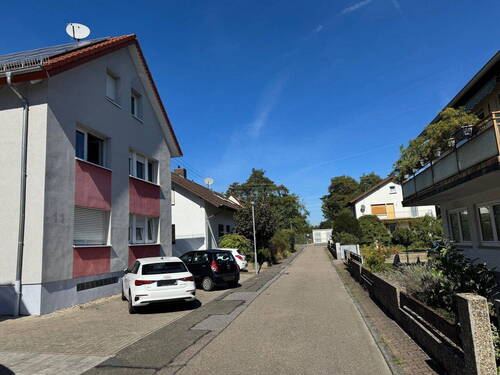 Straßenblick -rechtsseitig- - Etagenwohnung mit 83,50 m² in Walldorf zum Kaufen