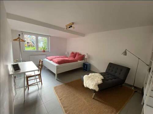 EG (v. Rückseite aus) -Einliegerwohnung - Zimmer 2 - 