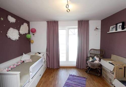OG - (Kinder-) Zimmer links - 