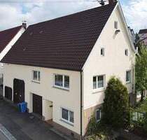 Familienheim mit großer Garage ... und voller Möglichkeiten ideal für Handwerker - Meßstetten