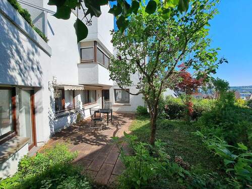 Terrasse und Garten - 4 Zimmer Terrassenwohnung zum Kaufen in Stuttgart