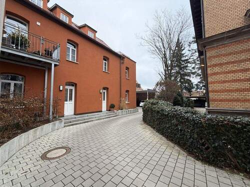 Einfahrt zum Innenhof - 