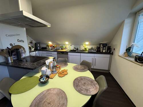 Küche - Obergeschoss - 6 Zimmer Mehrfamilienhaus, Wohnhaus in Utendorf