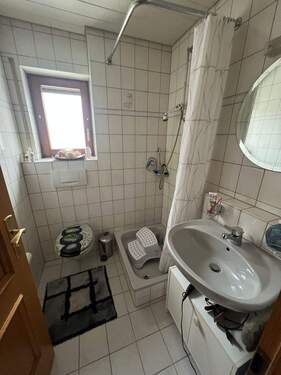 Gäste-WC mit Dusche EG - 