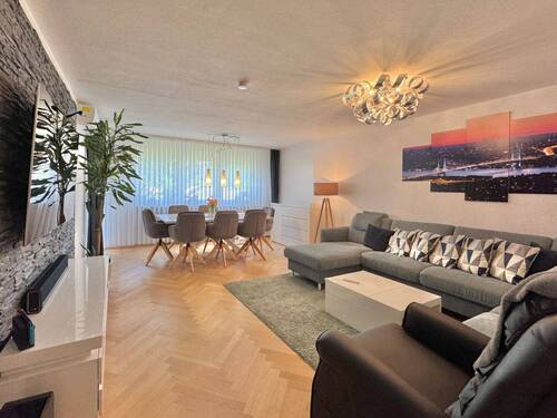 Wohn- Esszimmer - Moderne, helle Eigentumswohnung mit zwei Balkonen in Oberderdingen - stilvoll wohnen in bester Lage