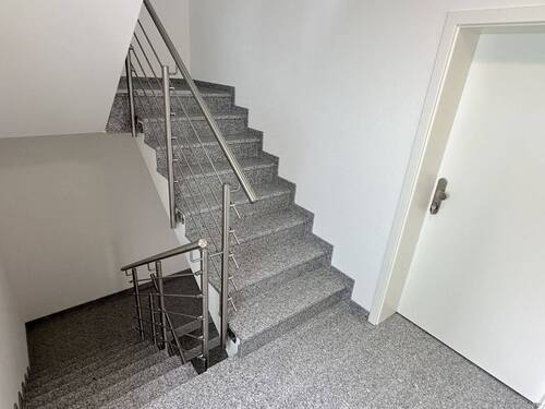 Hausflur - 2 Zimmer Etagenwohnung zum Kaufen in Neunkirchen