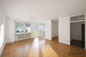 großzügiger und freundlicher Wohnbereich - 1 Zimmer Etagenwohnung zum Kaufen in München / Solln