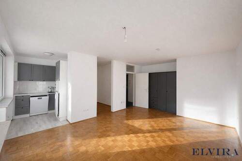 großzügiger und freundlicher Wohnbereich - 1 Zimmer Etagenwohnung in München / Solln