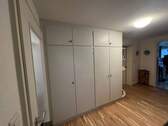 Flur mit Einbauschrank EG - 