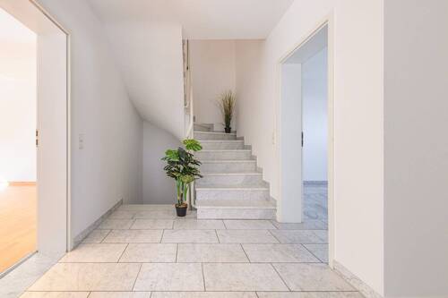 Flur-Treppenhaus.jpg - 
