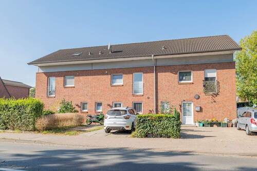 Reihenhaus Frontansicht - 