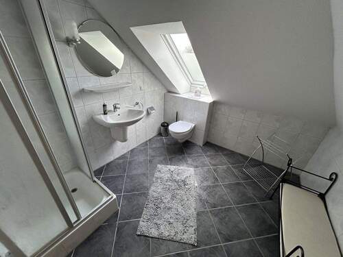 Badezimmer 2. OG - 