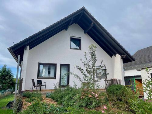 Vorderansicht - Ihr neues Zuhause in Weilburg - ruhig gelegenes Einfamilienhaus mit viel Platz und Möglichkeiten