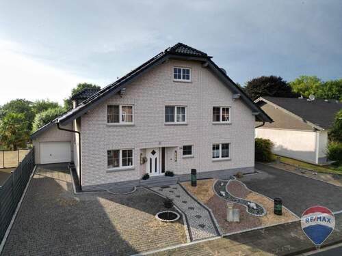 Außenansicht - 9 Zimmer Einfamilienhaus zum Kaufen in Heinsberg