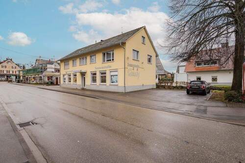 Straßenansicht - 1 Zimmer Mehrfamilienhaus, Wohnhaus zum Kaufen in Denzlingen