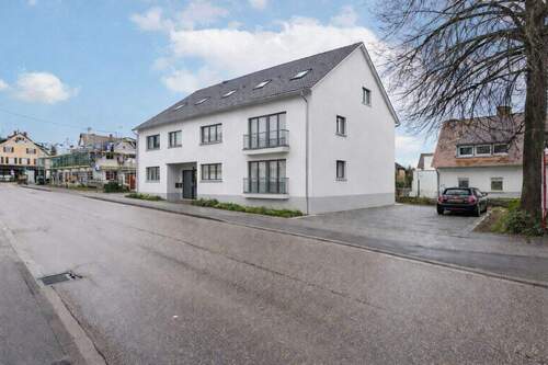 Straßenansicht Visualisierung/ Staging als Wohnhaus - 1 Zimmer Mehrfamilienhaus, Wohnhaus in Denzlingen