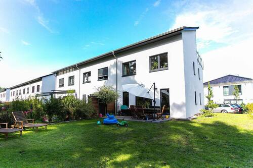 Hausansicht - Havelmarina - großzügiges Reihenendhaus in Spandau