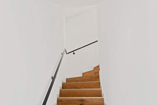 Treppe mit Handlauf - 