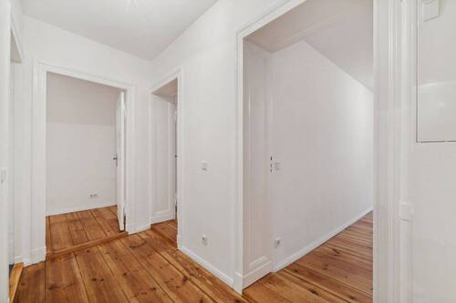 Flur - Etagenwohnung mit 65,90 m² in Berlin zum Kaufen