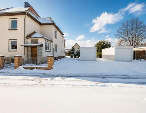 Außenansicht - 6 Zimmer Mehrfamilienhaus, Wohnhaus zum Kaufen in Laatzen