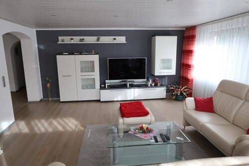 Wohnen EG - 1 Zimmer Mehrfamilienhaus, Wohnhaus in Balingen