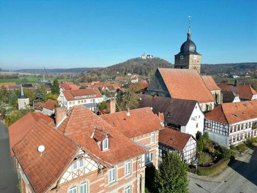 Toller Blick zur Veste Heldbur - 1 Zimmer Mehrfamilienhaus, Wohnhaus zum Kaufen in Heldburg