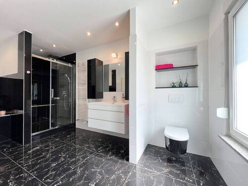 EG: Wannen-/Duschbad - 