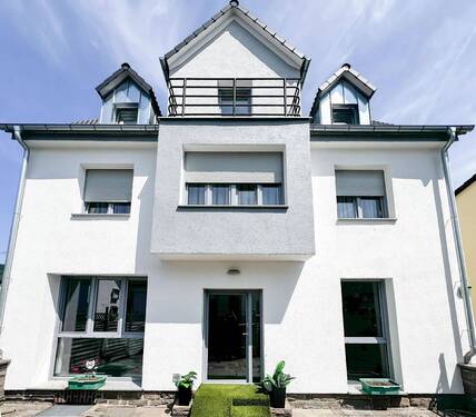 Frontansicht - Mehrfamilienhaus, Wohnhaus mit 260,00 m² in Roßbach zum Kaufen