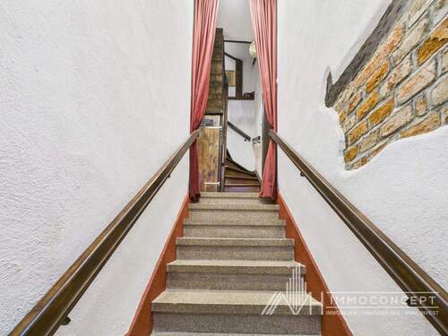Eingangsbereich_Treppe - 