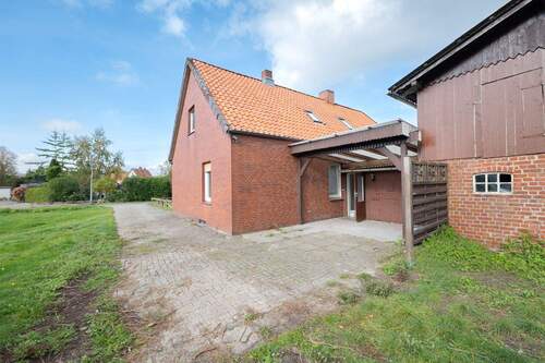 Auffahrt - 6 Zimmer Einfamilienhaus in Hemmoor / Basbeck