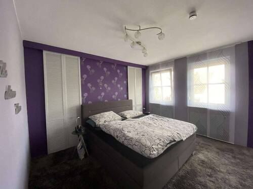 Schlafzimmer mit Ankleide OG - 